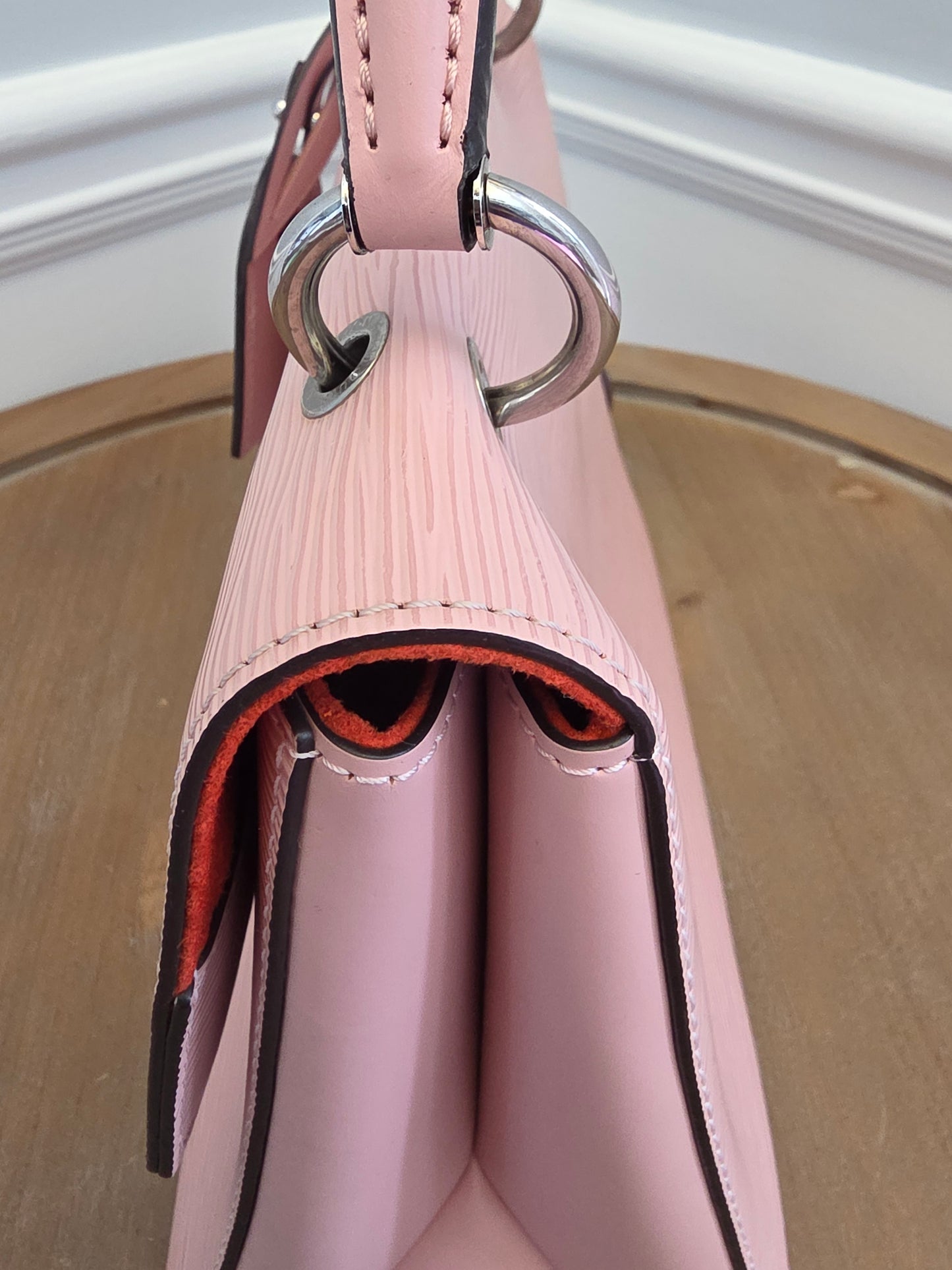 Louis Vuitton Pink Epi Leather Twist MM Tote Bag