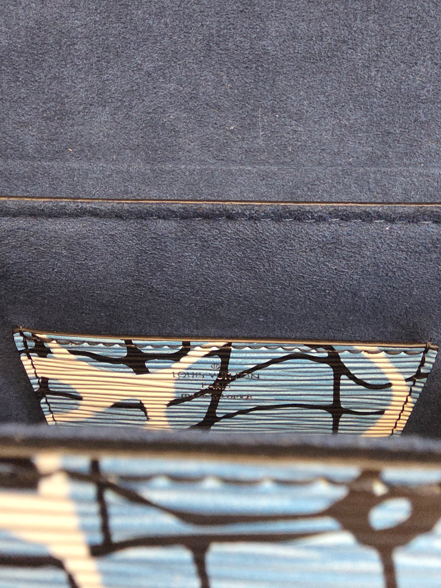 Louis Vuitton Twist MM Epi Leather Graffiti Print Chain Shoulder Bag