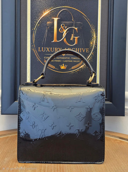 Authentic Louis Vuitton Spring Street Black Vernis White Epi Leather Crossbody Top Handle Bag