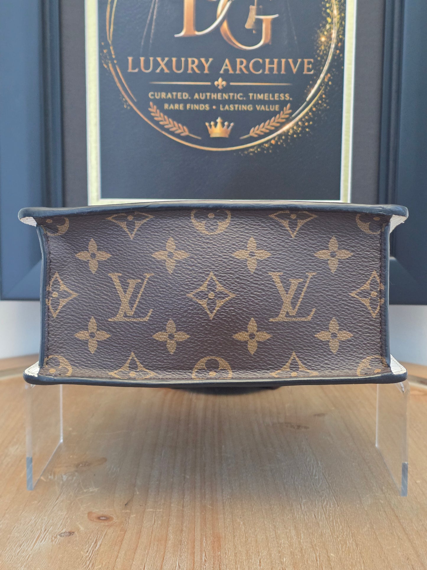 Authentic Louis Vuitton Spring Street Black Vernis White Epi Leather Crossbody Top Handle Bag
