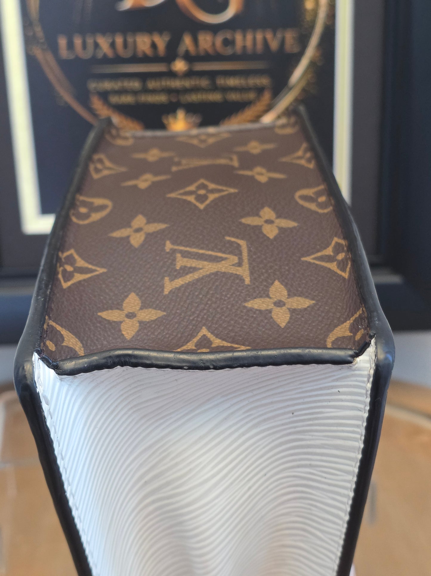 Authentic Louis Vuitton Spring Street Black Vernis White Epi Leather Crossbody Top Handle Bag