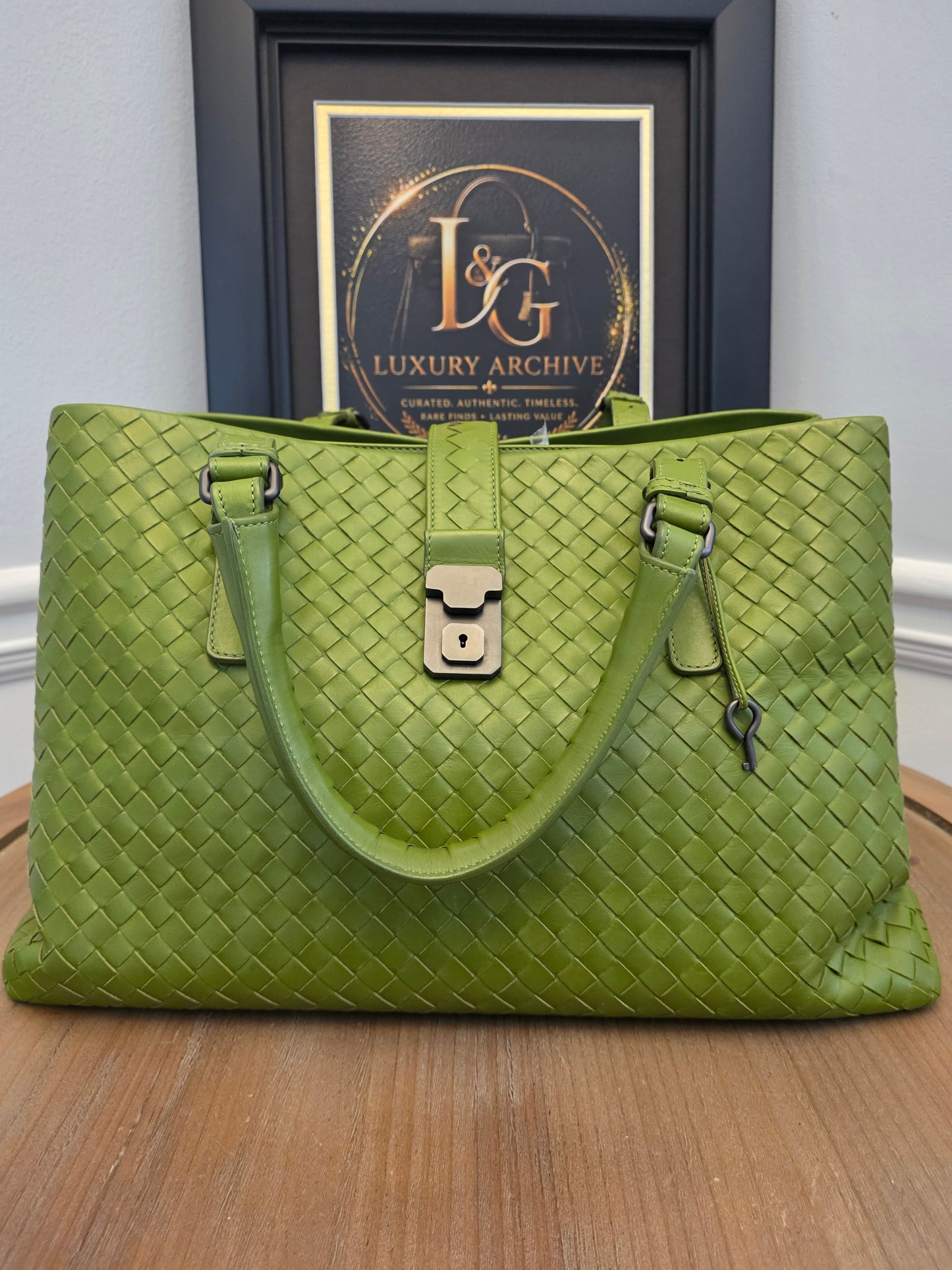 Authentic Bottega Veneta Large Roma Intrecciato Leather Tote Bag | Parakeet Green | Made in Italy