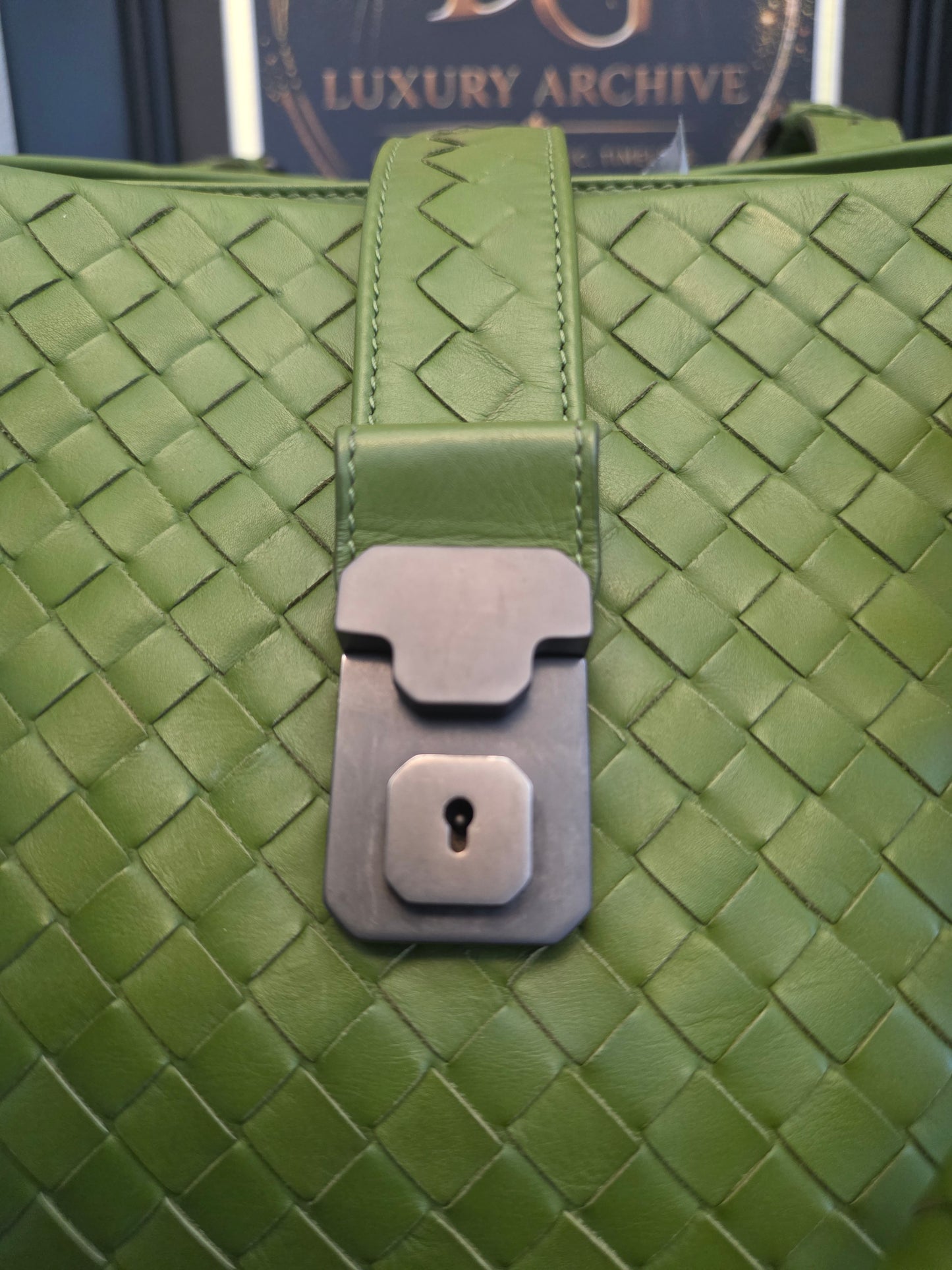 Authentic Bottega Veneta Large Roma Intrecciato Leather Tote Bag | Parakeet Green | Made in Italy