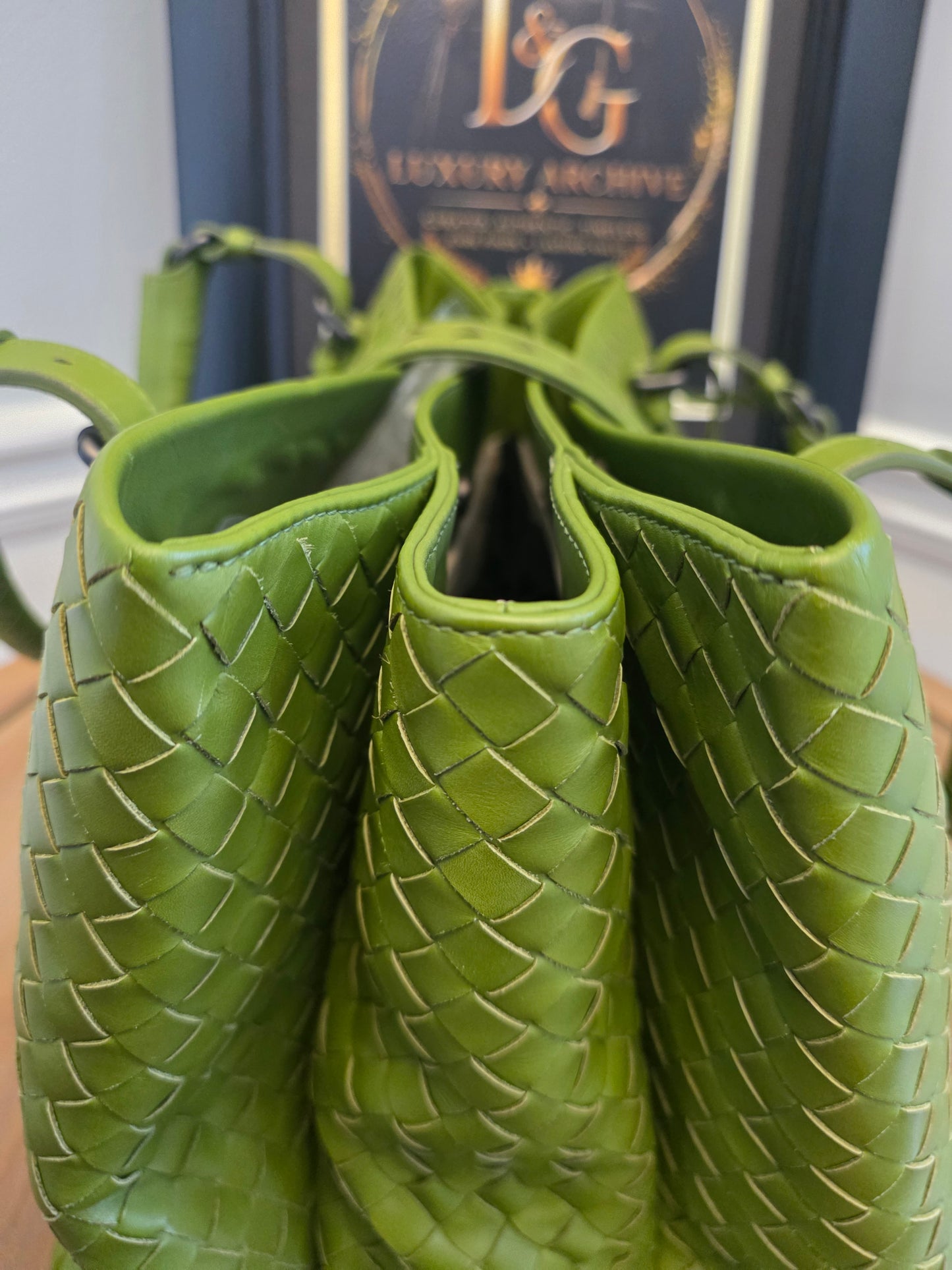 Authentic Bottega Veneta Large Roma Intrecciato Leather Tote Bag | Parakeet Green | Made in Italy
