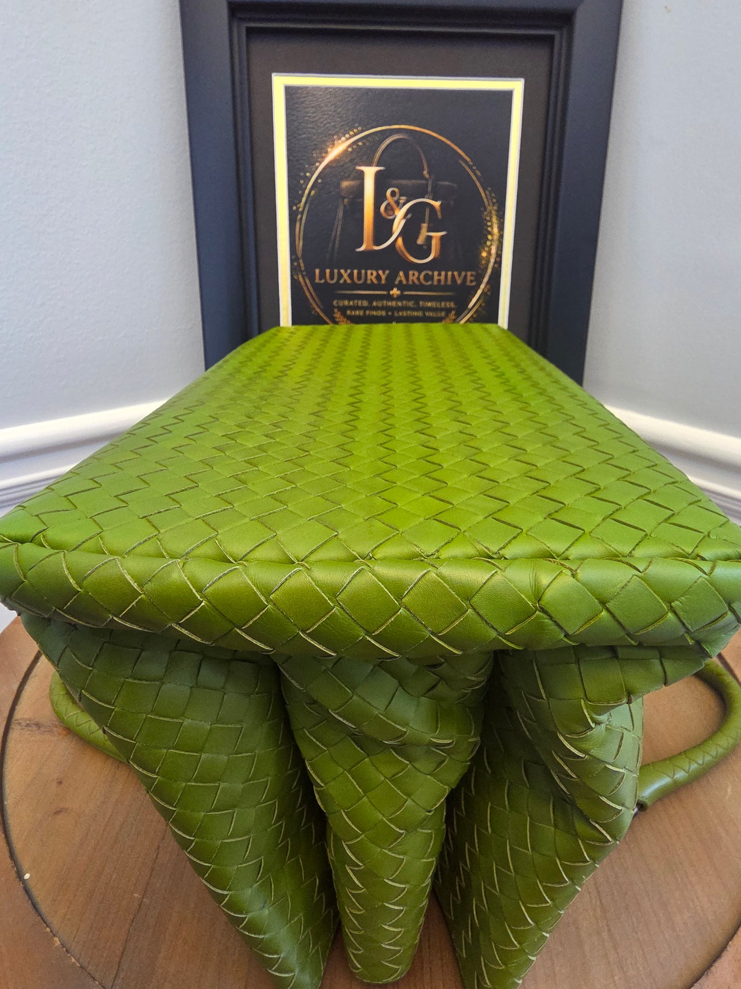 Authentic Bottega Veneta Large Roma Intrecciato Leather Tote Bag | Parakeet Green | Made in Italy